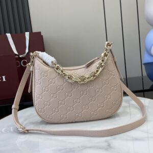 GUCCI EMBLEM MEDIUM SHOULDER BAG