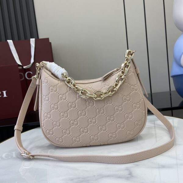 GUCCI EMBLEM MEDIUM SHOULDER BAG
