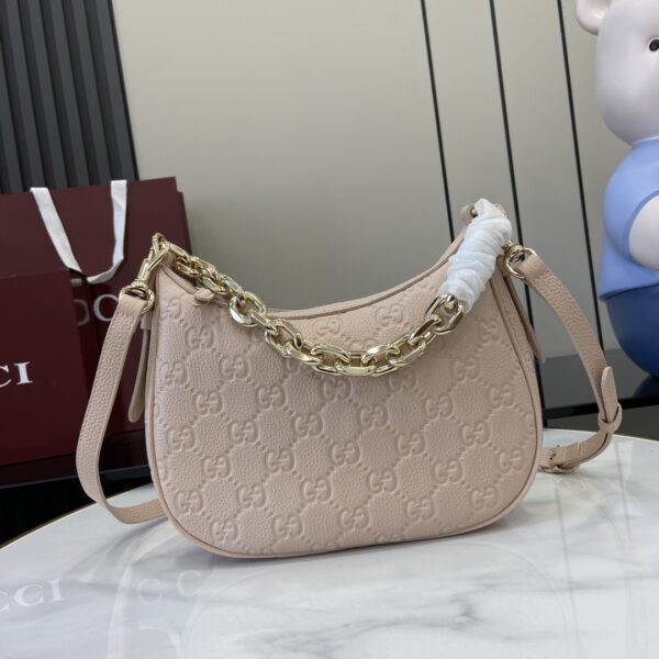 GUCCI EMBLEM MEDIUM SHOULDER BAG
