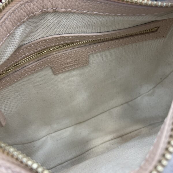 GUCCI EMBLEM MEDIUM SHOULDER BAG