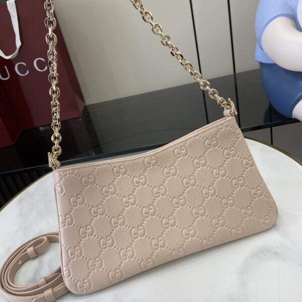 GUCCI EMBLEM MEDIUM SHOULDER BAG
