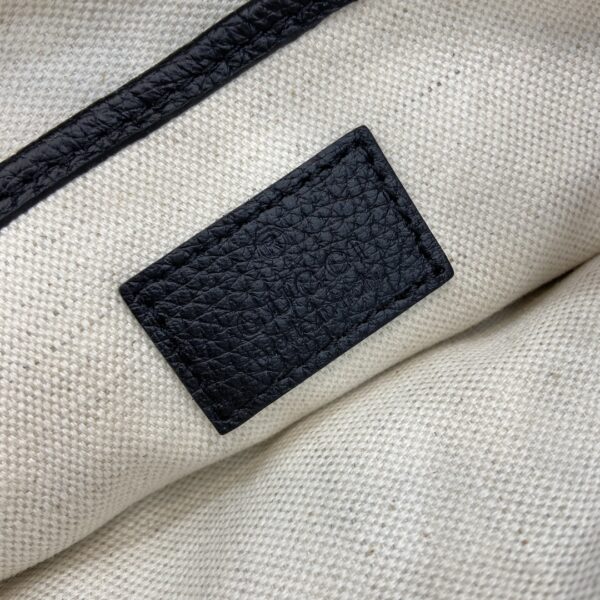 GUCCI EMBLEM MEDIUM SHOULDER BAG