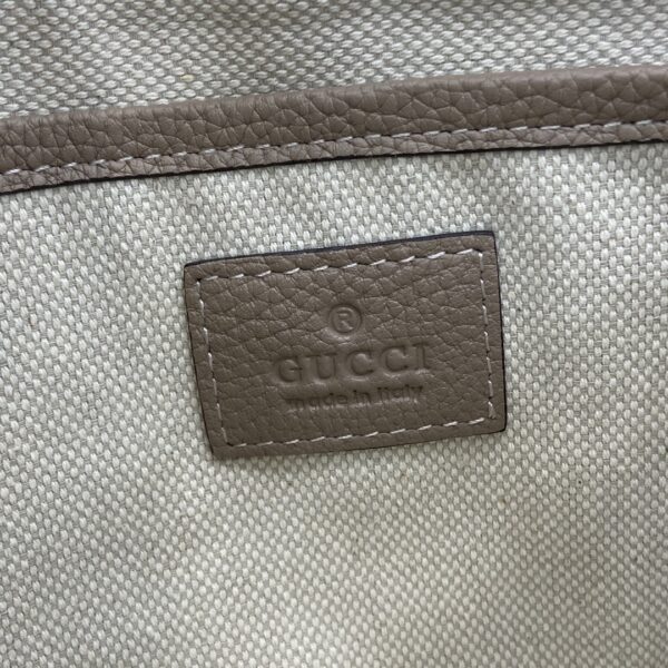 GUCCI EMBLEM MEDIUM SHOULDER BAG