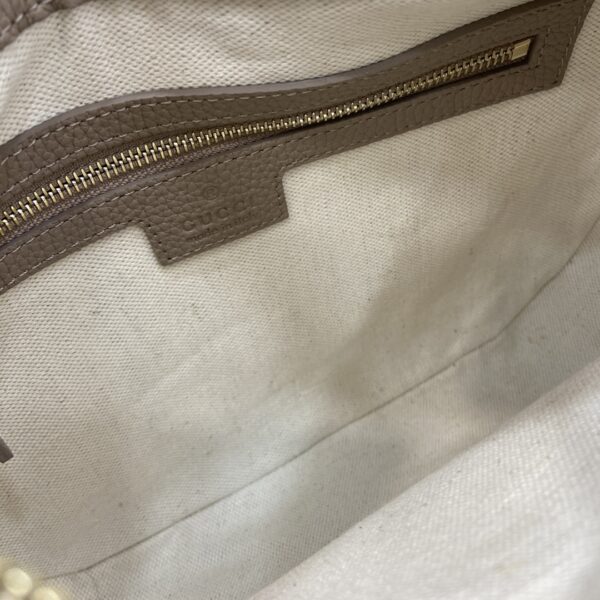 GUCCI EMBLEM MEDIUM SHOULDER BAG