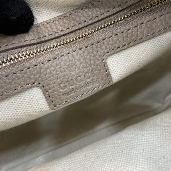 GUCCI EMBLEM MEDIUM SHOULDER BAG