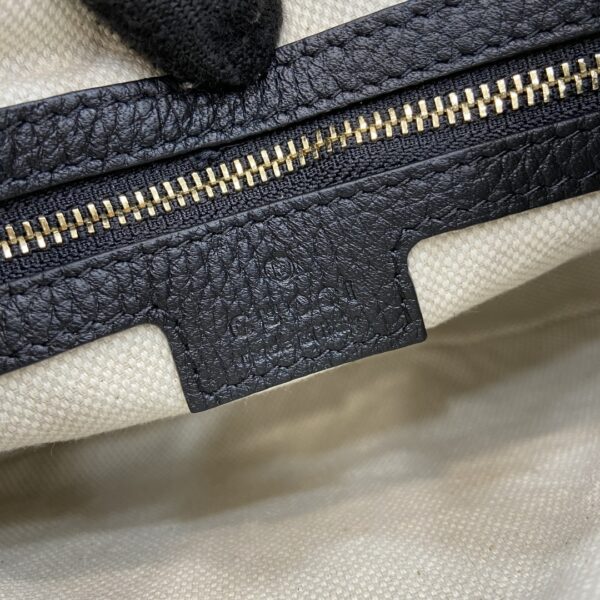 GUCCI EMBLEM MEDIUM SHOULDER BAG
