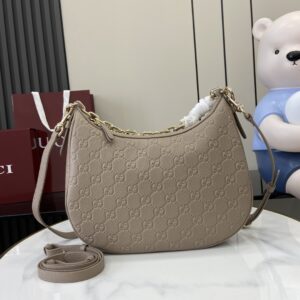 GUCCI EMBLEM LARGE SHOULDER BAG