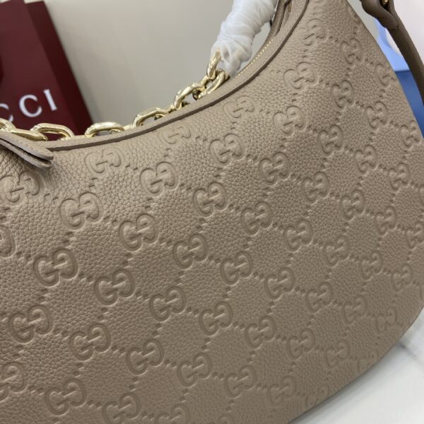 GUCCI EMBLEM LARGE SHOULDER BAG