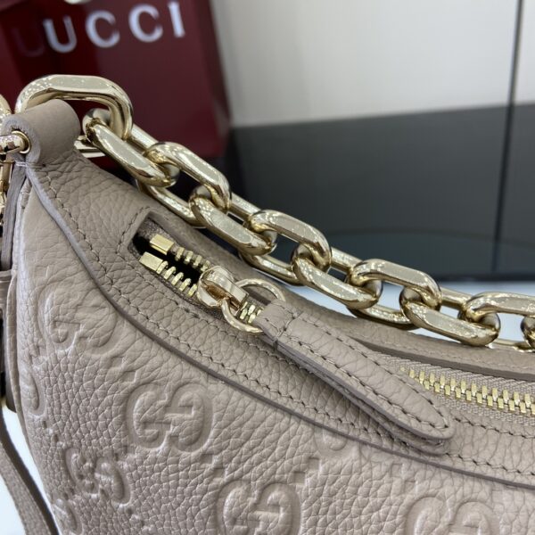 GUCCI EMBLEM LARGE SHOULDER BAG