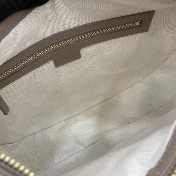 GUCCI EMBLEM LARGE SHOULDER BAG