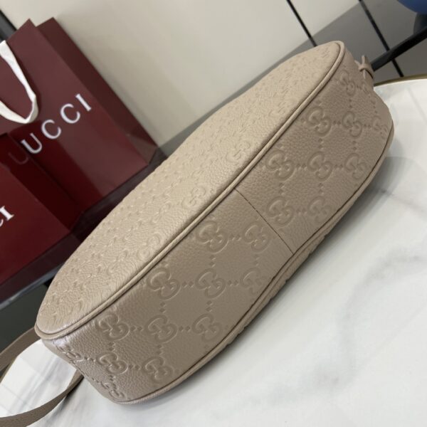 GUCCI EMBLEM LARGE SHOULDER BAG