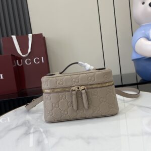 GUCCI EMBLEM SMALL BAG