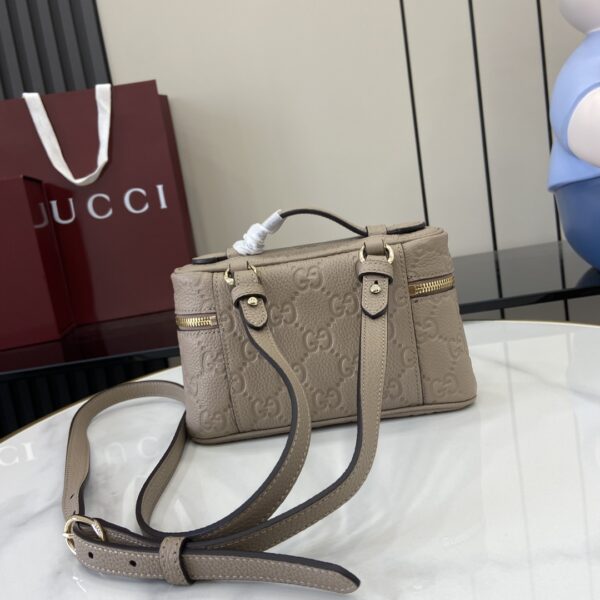 GUCCI EMBLEM SMALL BAG