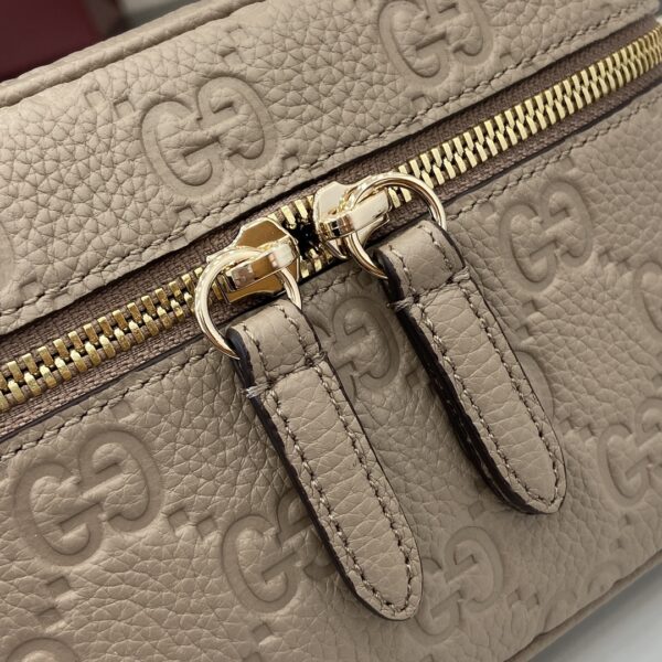 GUCCI EMBLEM SMALL BAG