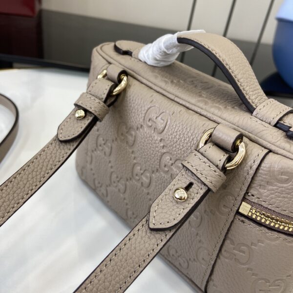 GUCCI EMBLEM SMALL BAG