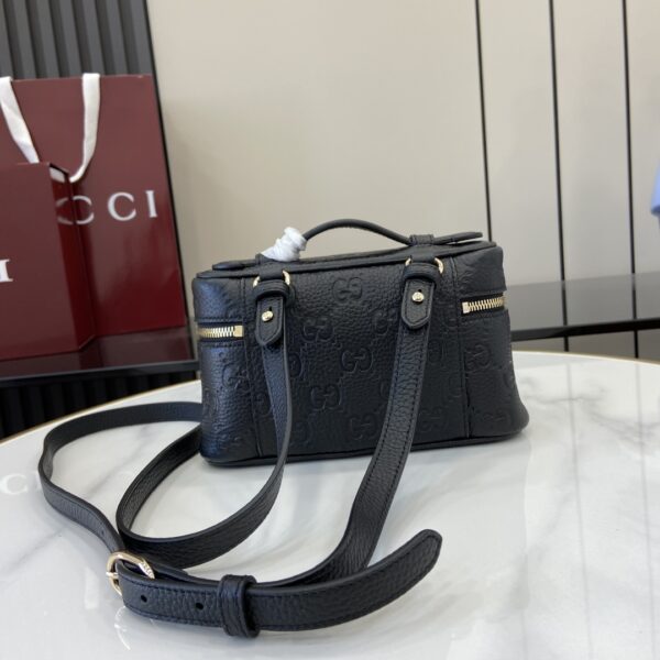 GUCCI EMBLEM SMALL BAG