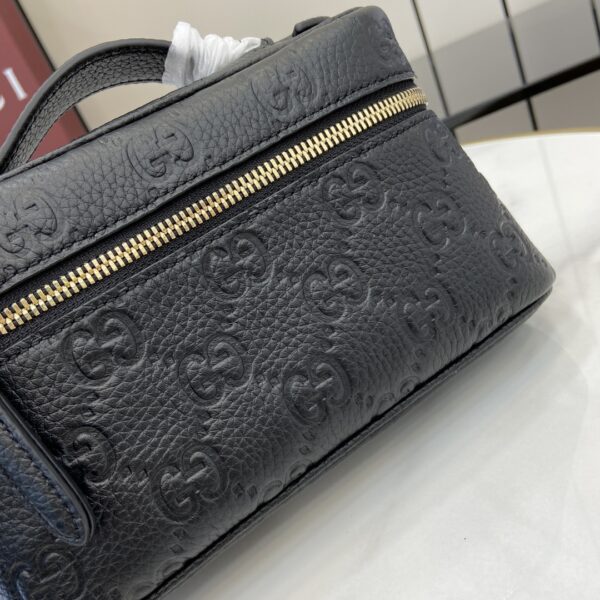 GUCCI EMBLEM SMALL BAG