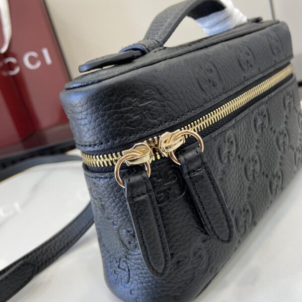 GUCCI EMBLEM SMALL BAG