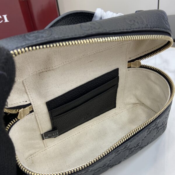 GUCCI EMBLEM SMALL BAG