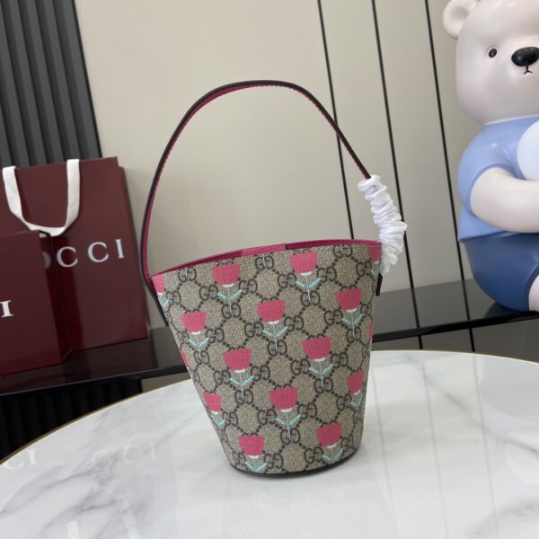GUCCI CHILDREN’S PRINTED GG BUCKET BAG