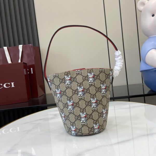 GUCCI CHILDREN’S PRINTED GG BUCKET BAG