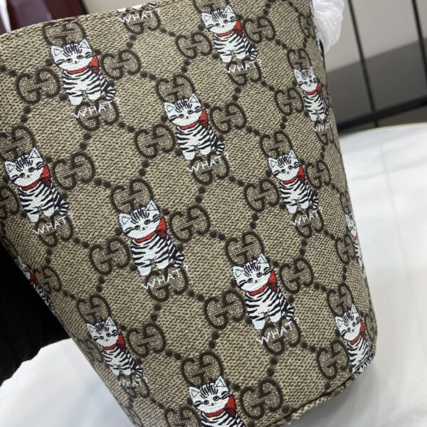GUCCI CHILDREN’S PRINTED GG BUCKET BAG