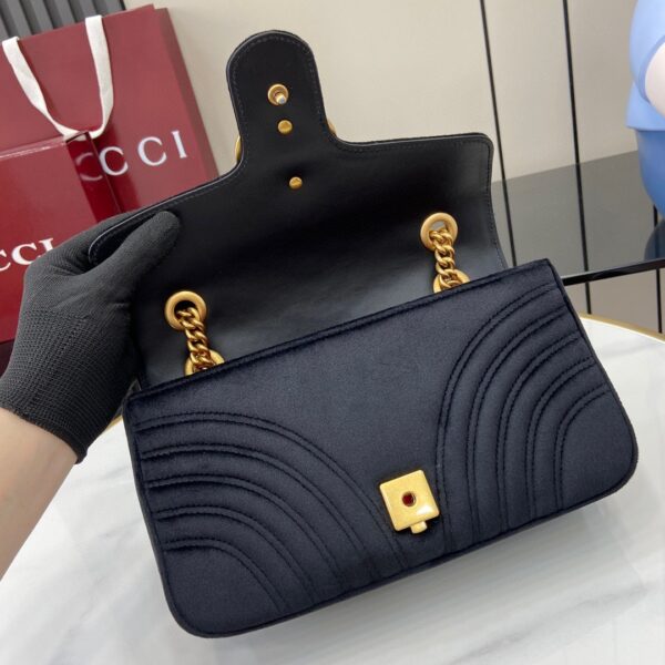 GUCCI GG MARMONT MEDIUM SHOULDER BAG