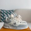 Monogram Trainer Hellgrauer Sneaker