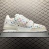 Low-top casual sneakers
