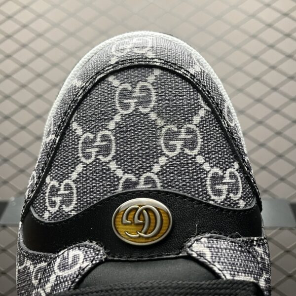 Retro casual sneakers