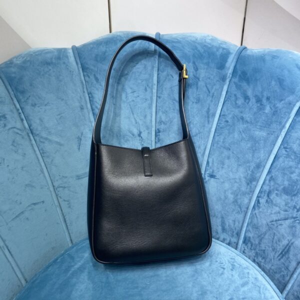 YSL LE5À7 SOFT SMALL Hobo Bag