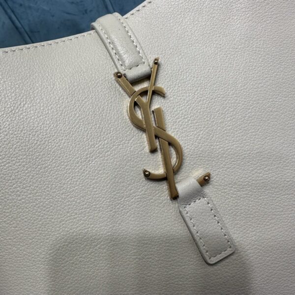 YSL LE5À7 SOFT SMALL Hobo Bag