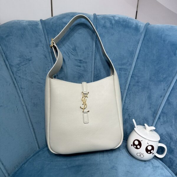 YSL LE5À7 SOFT SMALL Hobo Bag