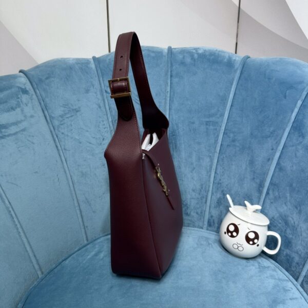 YSL LE5À7 SOFT SMALL Hobo Bag