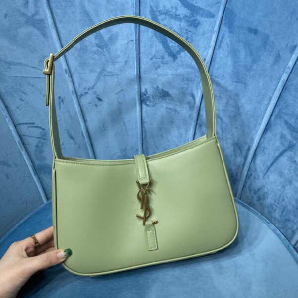 YSL LE5À7 IN SMOOTH LEATHER