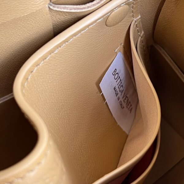 Bottega Veneta BV Cassette Pouch On Strap