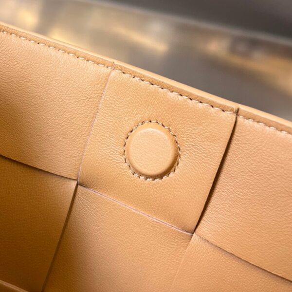 Bottega Veneta BV Cassette Pouch On Strap