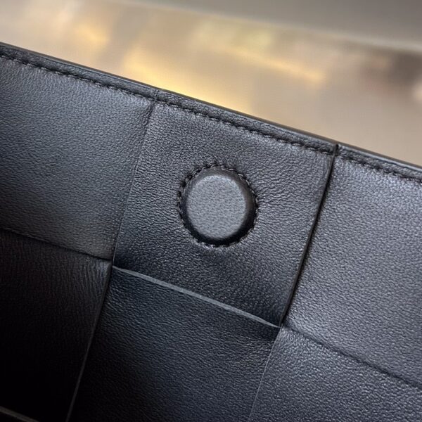 Bottega Veneta BV Cassette Pouch On Strap