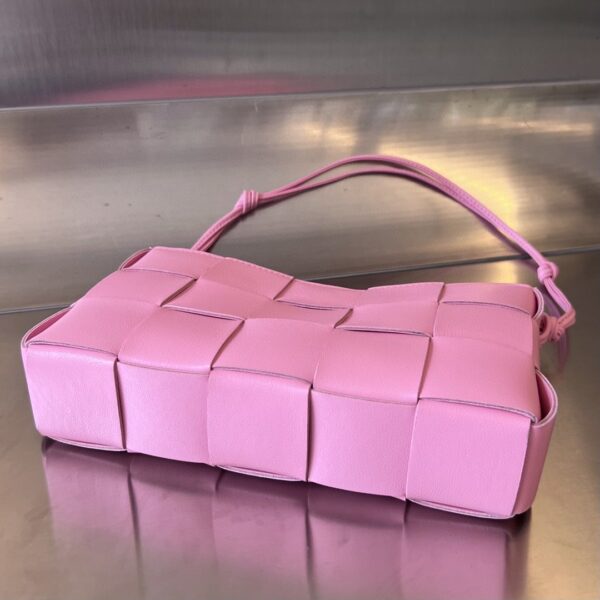 Bottega Veneta BV Cassette Pouch On Strap