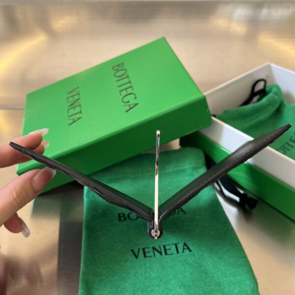 Bottega Veneta BV Intrecciato Bill Clip Wallet