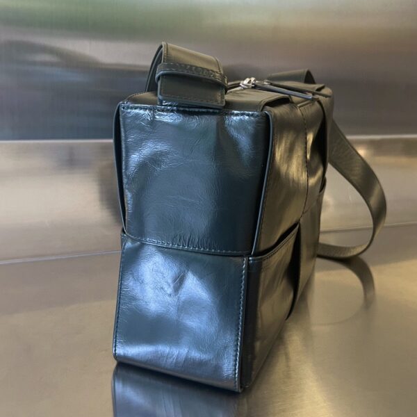 Bottega Veneta BV Arco Camera Bag