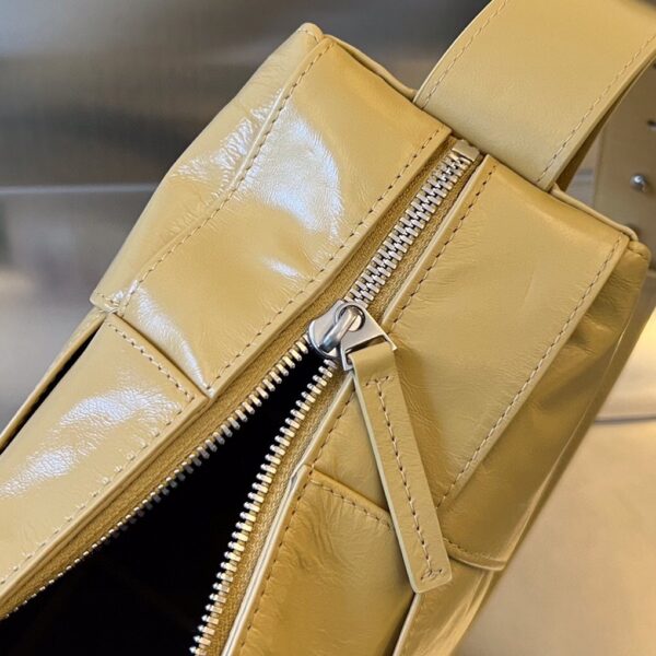 Bottega Veneta BV Arco Camera Bag
