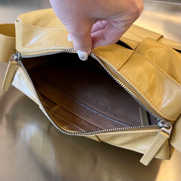 Bottega Veneta BV Arco Camera Bag