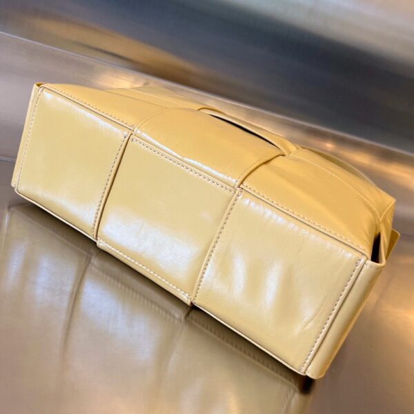 Bottega Veneta BV Arco Camera Bag