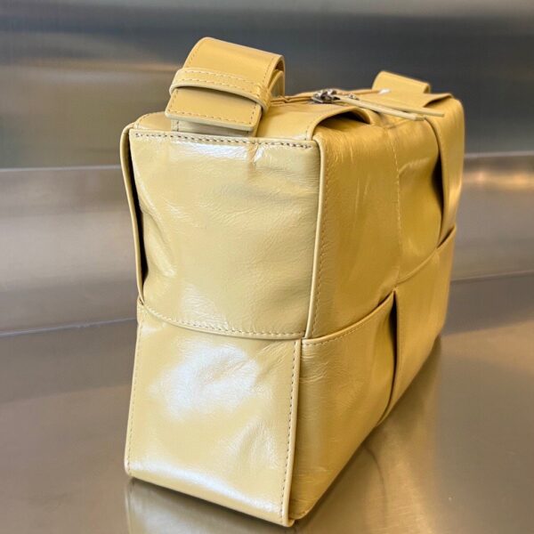 Bottega Veneta BV Arco Camera Bag