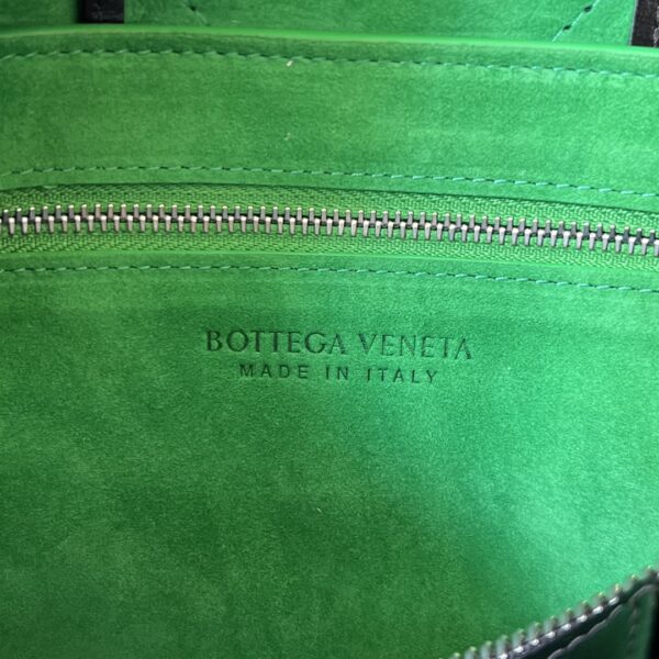 Bottega Veneta BV Arco Camera Bag