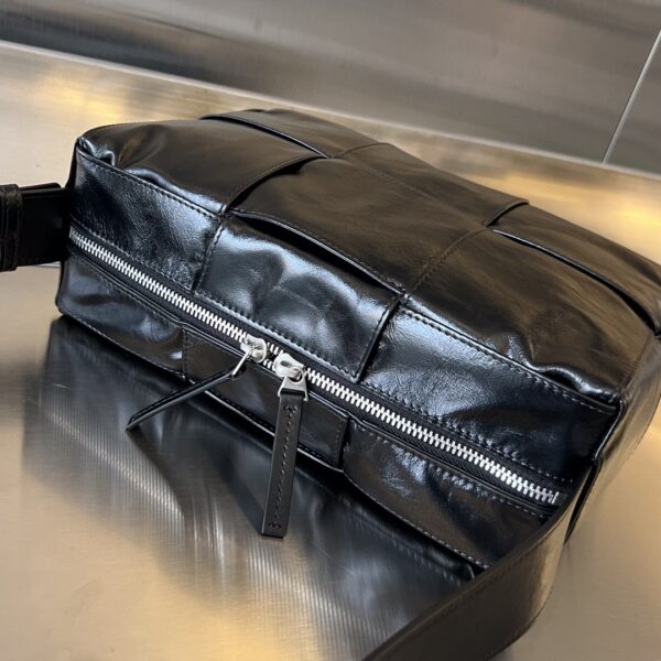 Bottega Veneta BV Arco Camera Bag