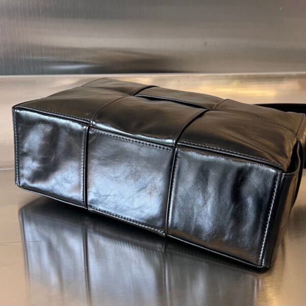 Bottega Veneta BV Arco Camera Bag