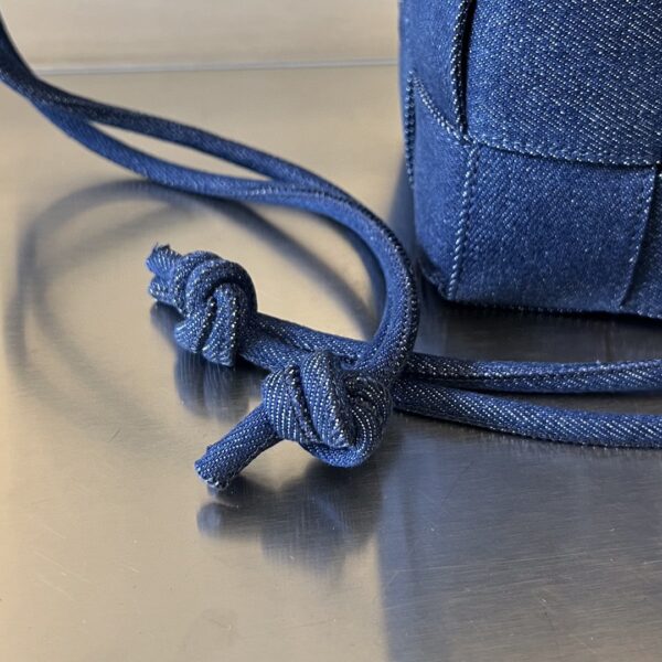 Bottega Veneta BV Small Cassette Cross-Body Bucket
