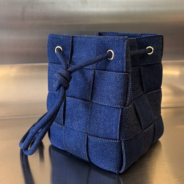 Bottega Veneta BV Small Cassette Cross-Body Bucket